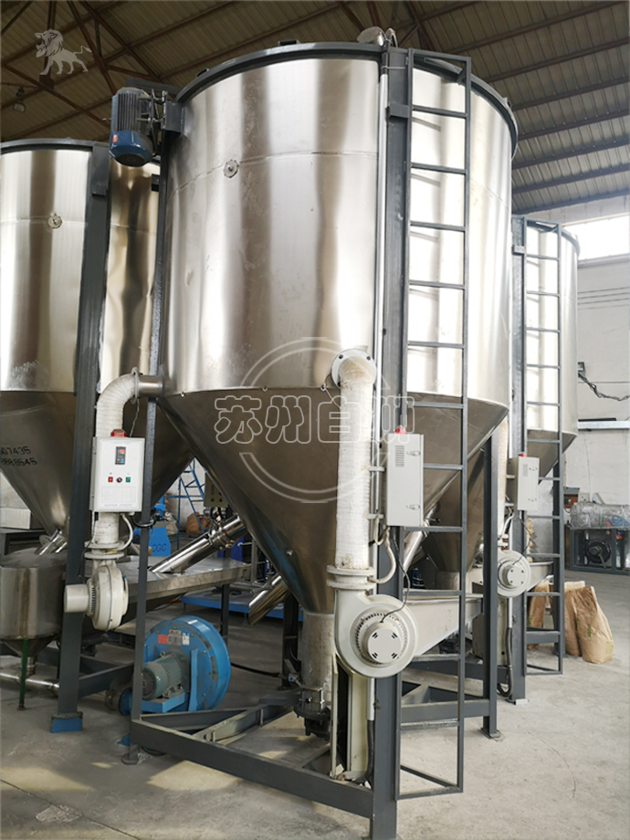 立式不銹鋼攪拌機(jī) 立式不銹鋼攪拌機(jī)